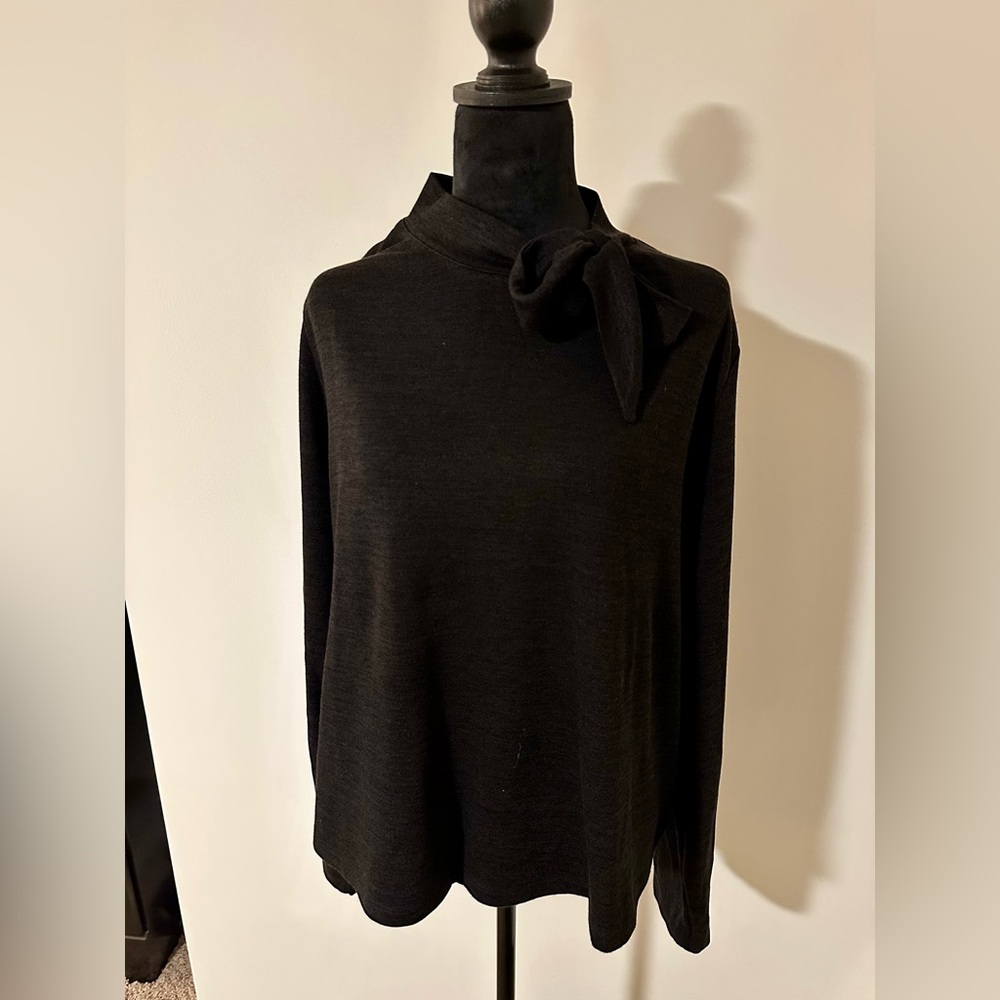 NWOT Elegant ModCloth Black Women's Sweater with Bow Detail
